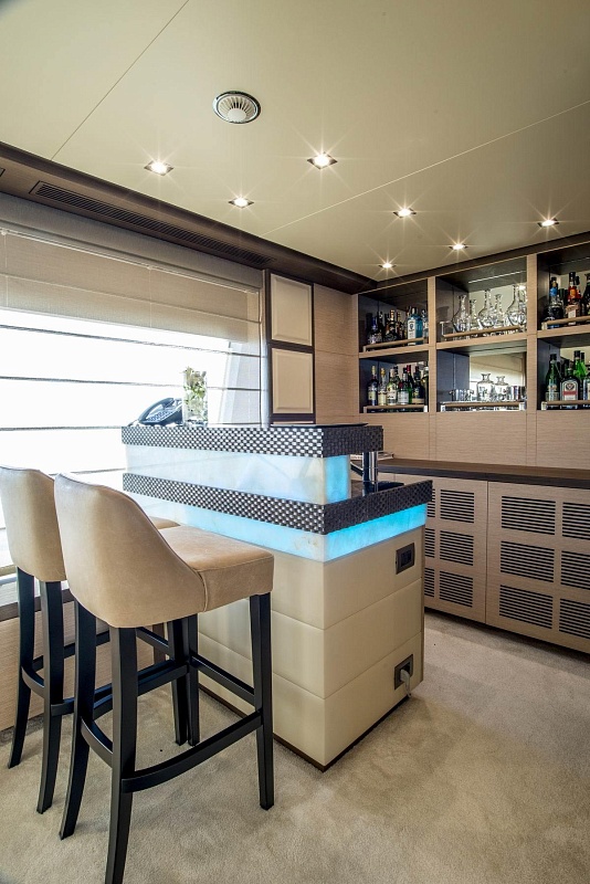 Аренда яхты Benetti Crystal 140 - NELA (Soy Amor) во Франции